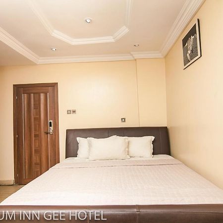 Platinum Inn Gee Hotel Suru Lere Екстериор снимка