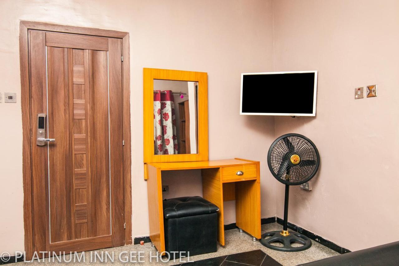 Platinum Inn Gee Hotel Suru Lere Екстериор снимка