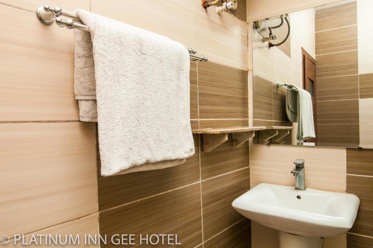 Platinum Inn Gee Hotel Suru Lere Екстериор снимка