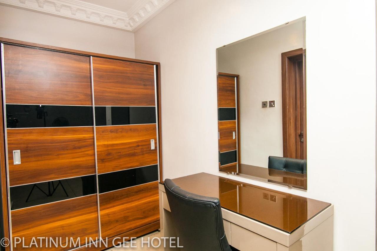 Platinum Inn Gee Hotel Suru Lere Екстериор снимка