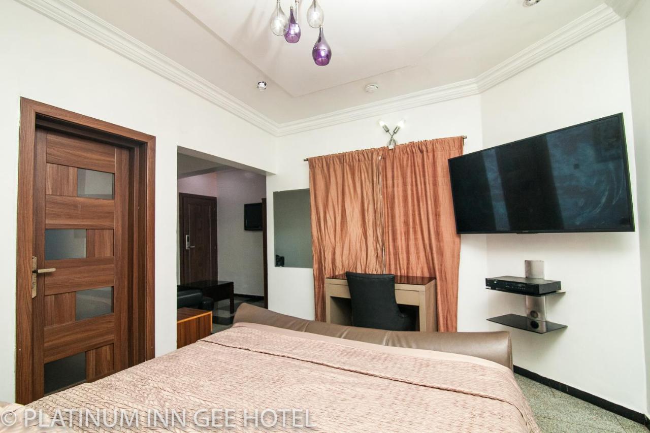 Platinum Inn Gee Hotel Suru Lere Екстериор снимка