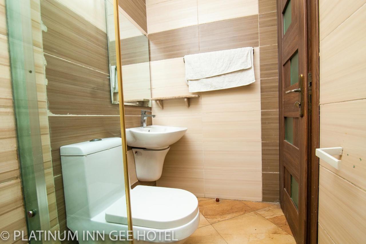 Platinum Inn Gee Hotel Suru Lere Екстериор снимка