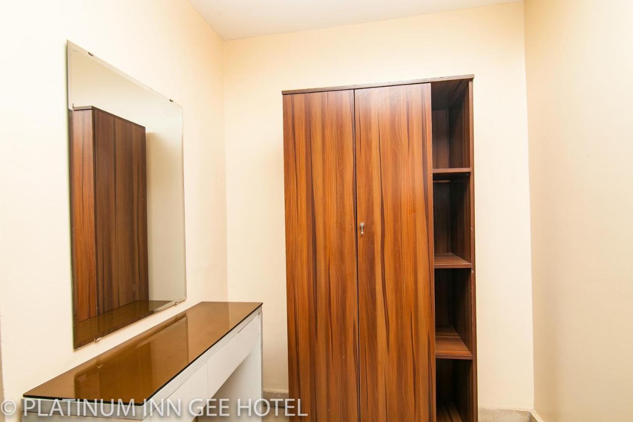 Platinum Inn Gee Hotel Suru Lere Екстериор снимка
