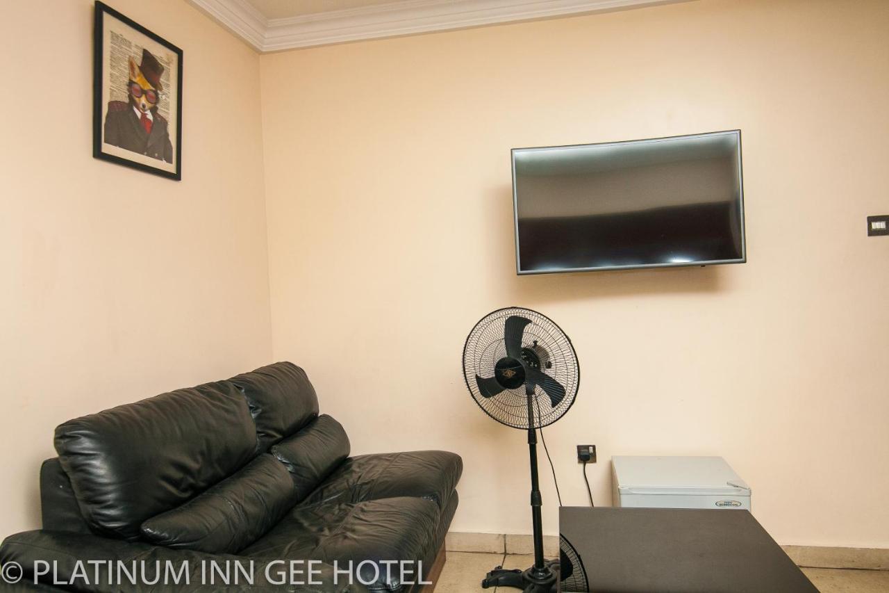 Platinum Inn Gee Hotel Suru Lere Екстериор снимка