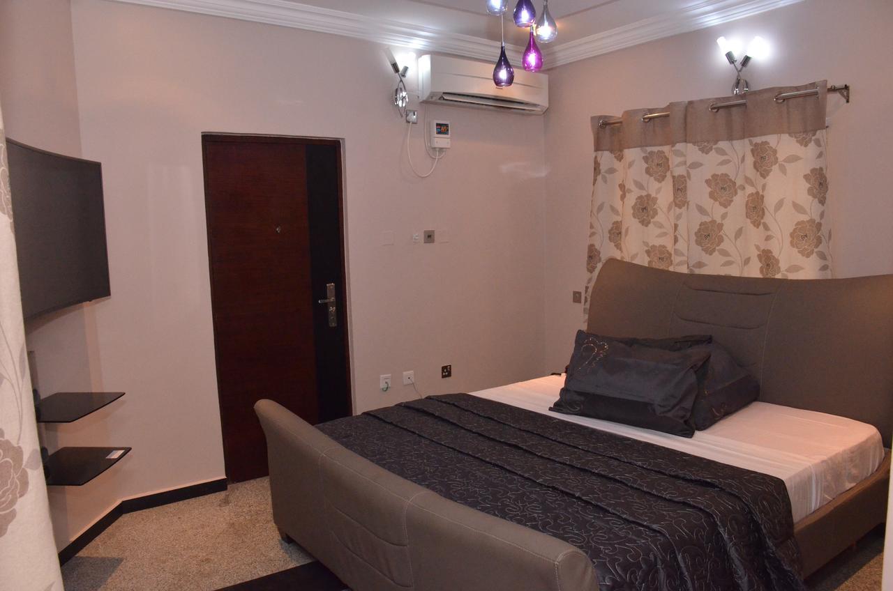 Platinum Inn Gee Hotel Suru Lere Екстериор снимка